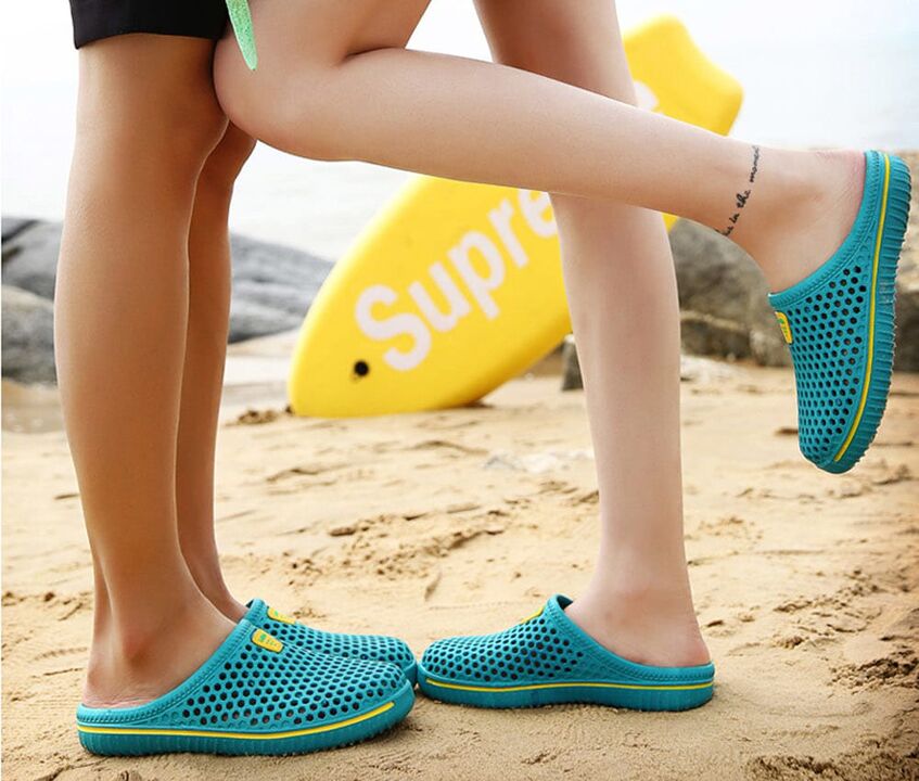 To avoid fungal infections, you should wear flip-flops when walking on the beach. 